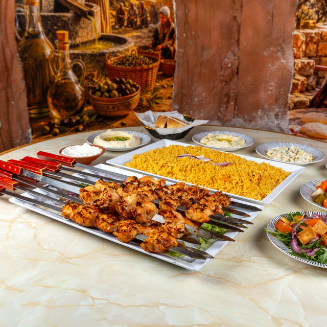 10 Chicken Shish Tawook Skewers (Feeds 5).